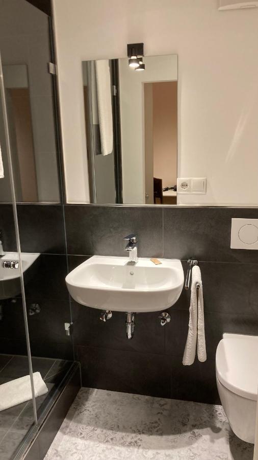 Buergerhausloewen Hotel Philippsburg Bagian luar foto